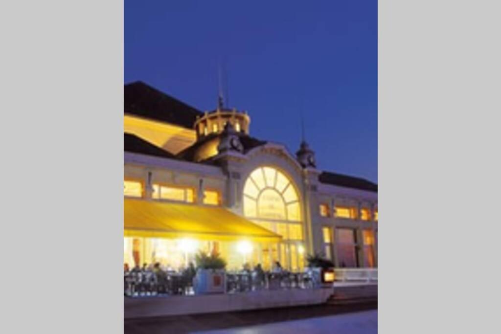 La Maison Bleue Cabourg Exterior photo